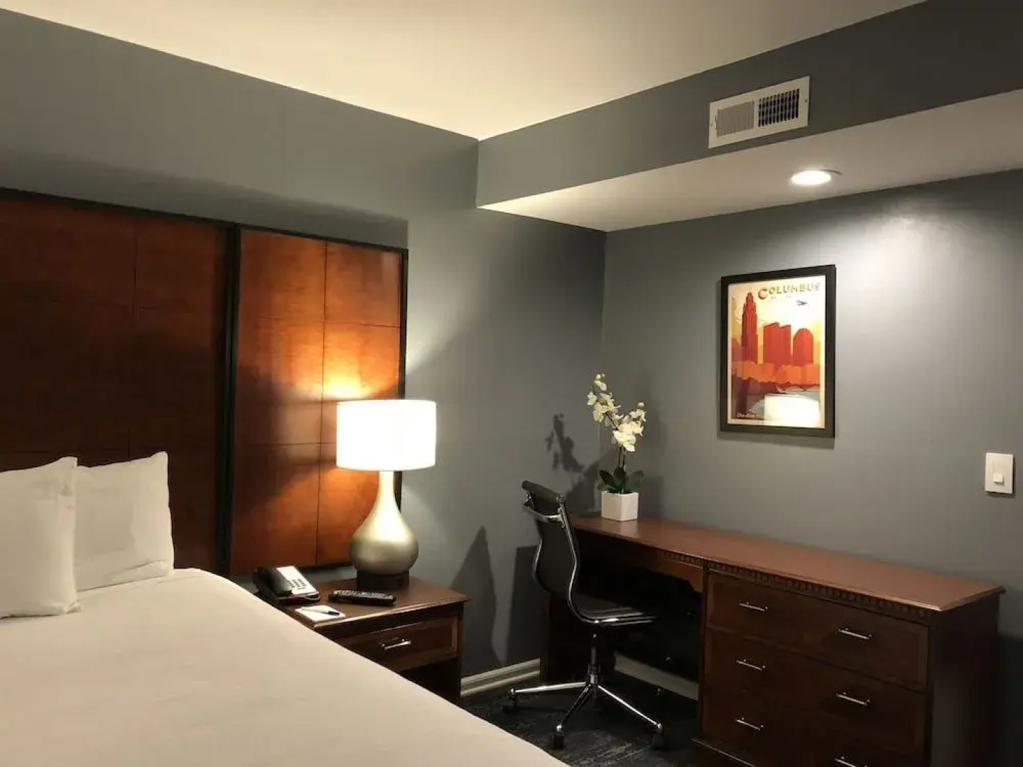 Cloverleaf Suites Columbus
