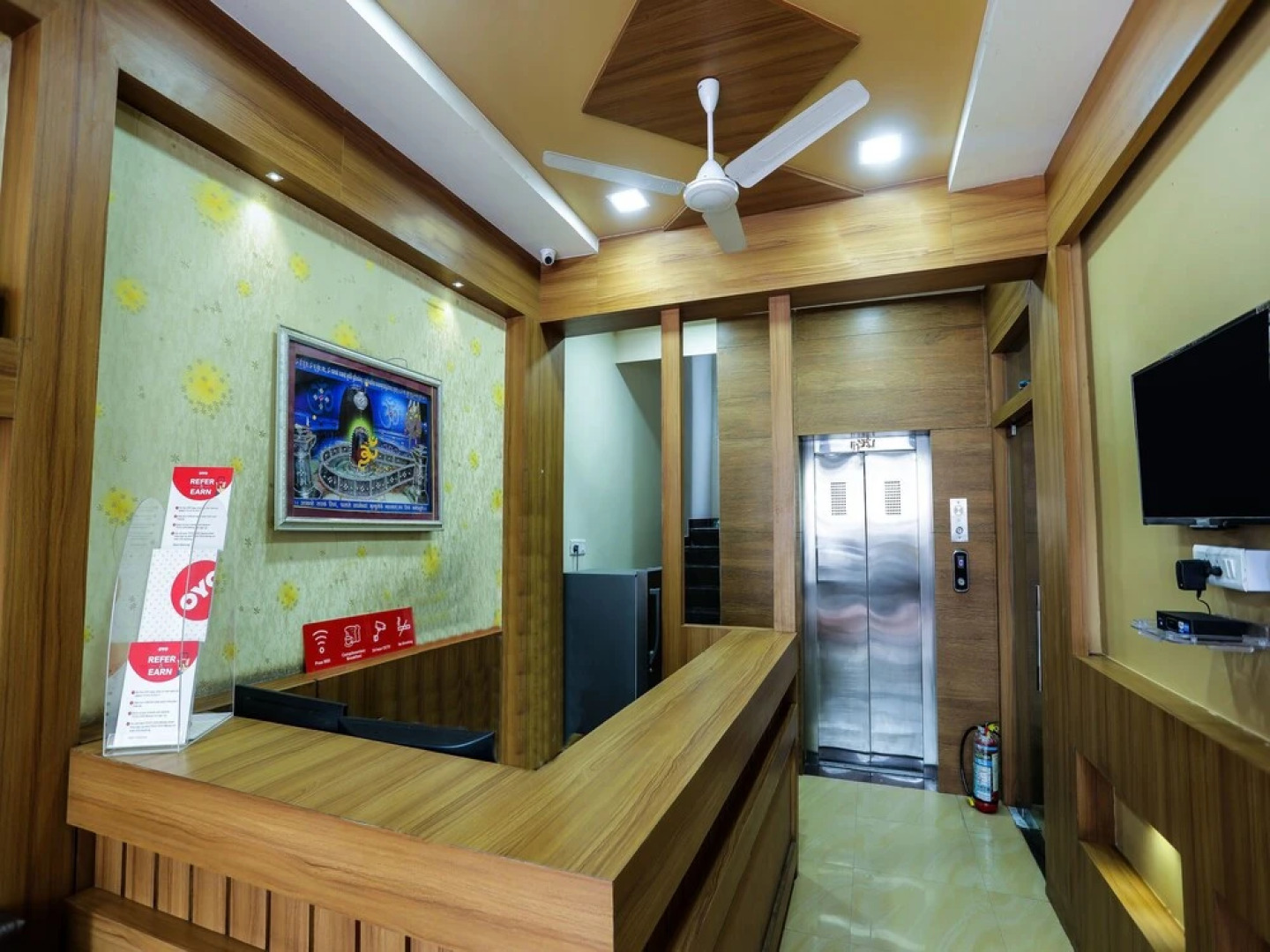 OYO 16163 Hotel Shri Hari