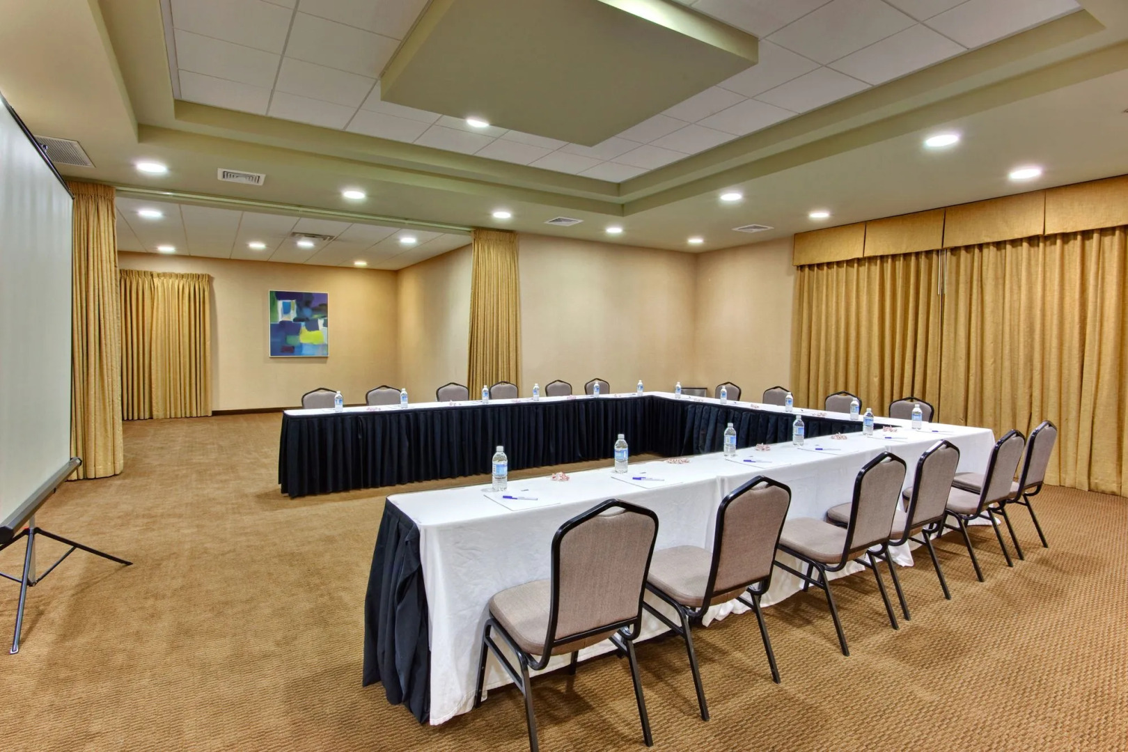 Holiday Inn Express & Suites Las Vegas SW - Spring Valley by IHG