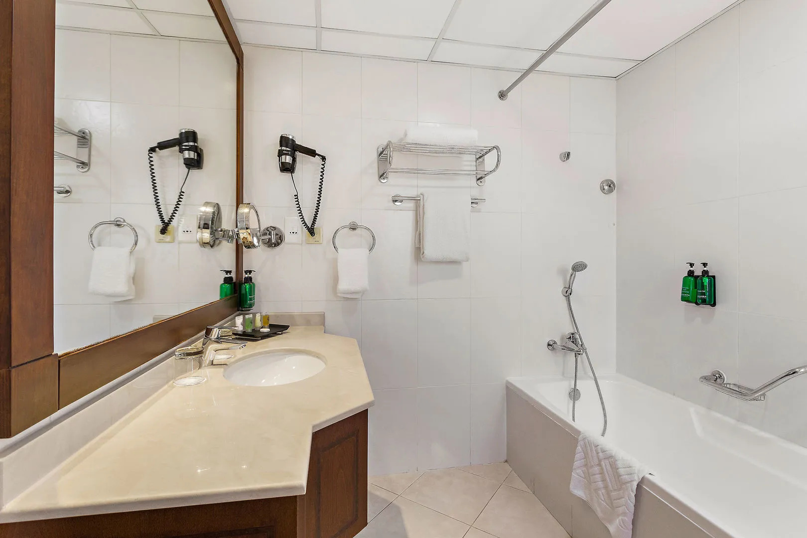 Al Hamra Village Hotel