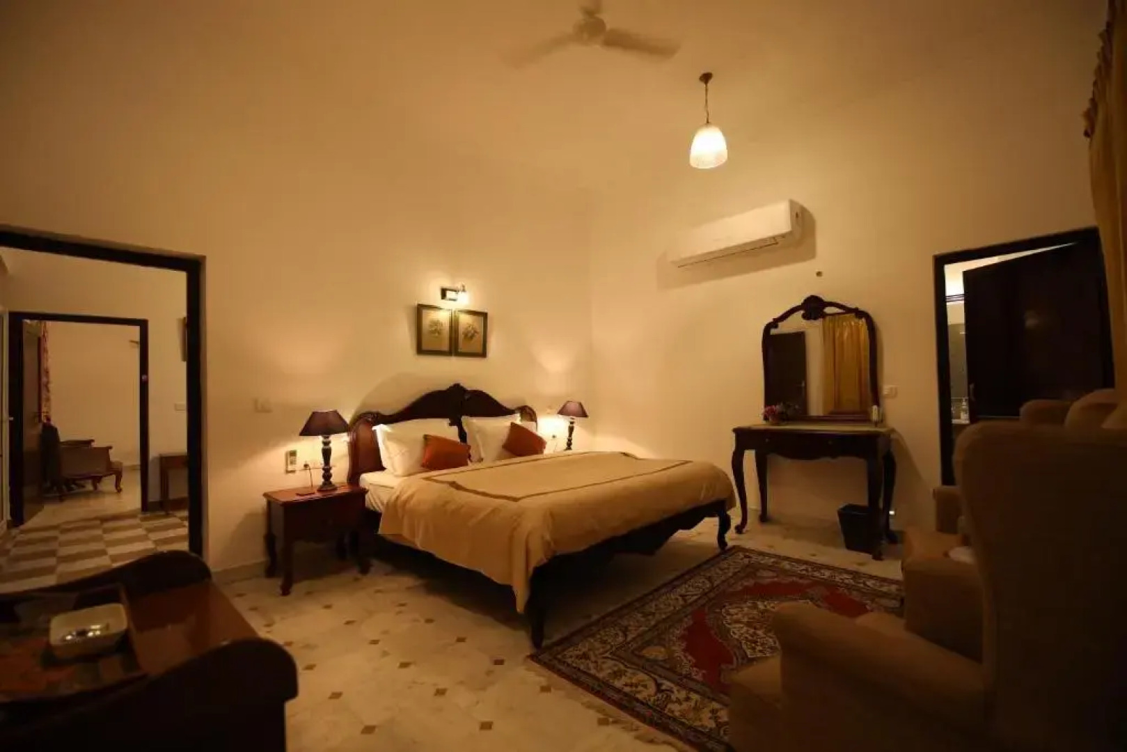 Roop Niwas Kothi, Near Mandawa