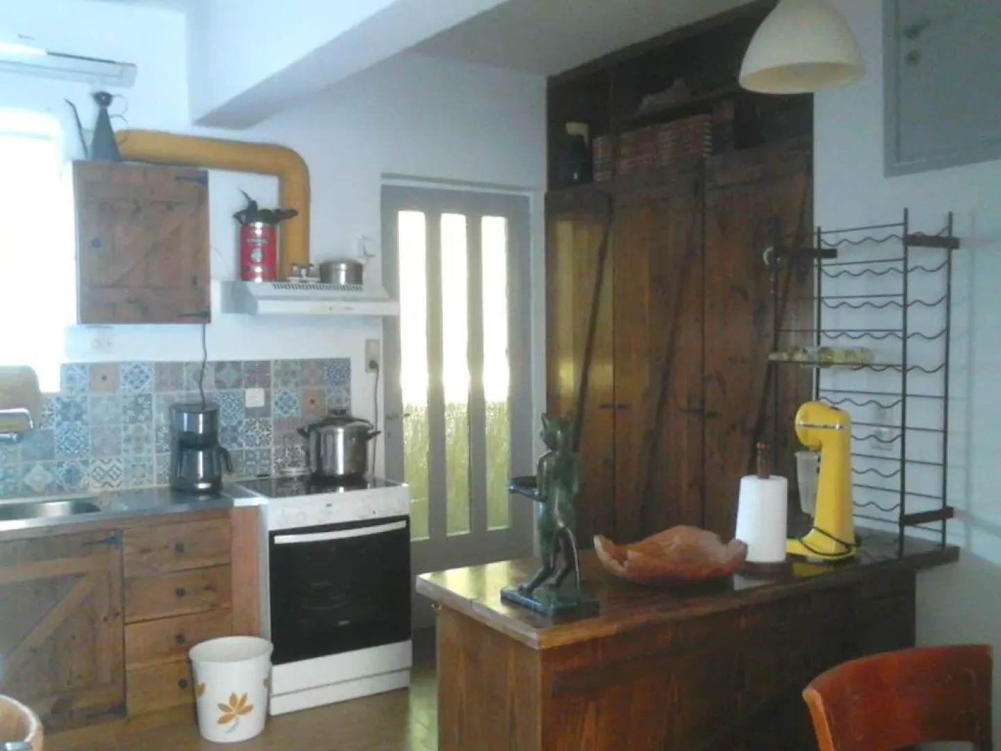 Roof-top garden apartment really well located in Athens