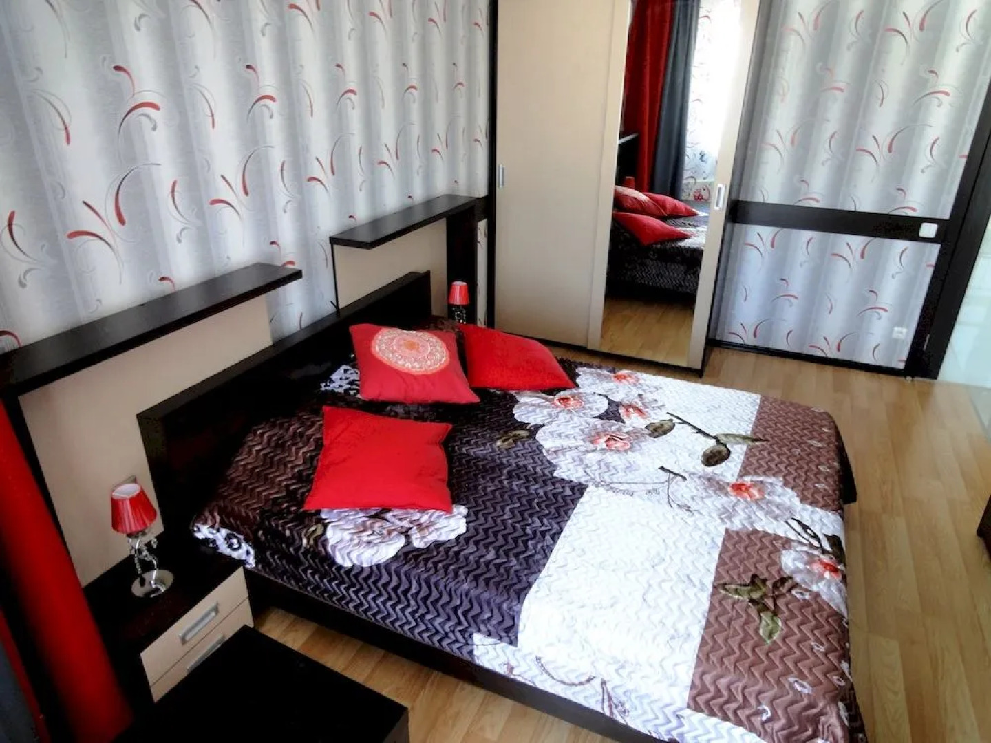 Апартаменты Максим