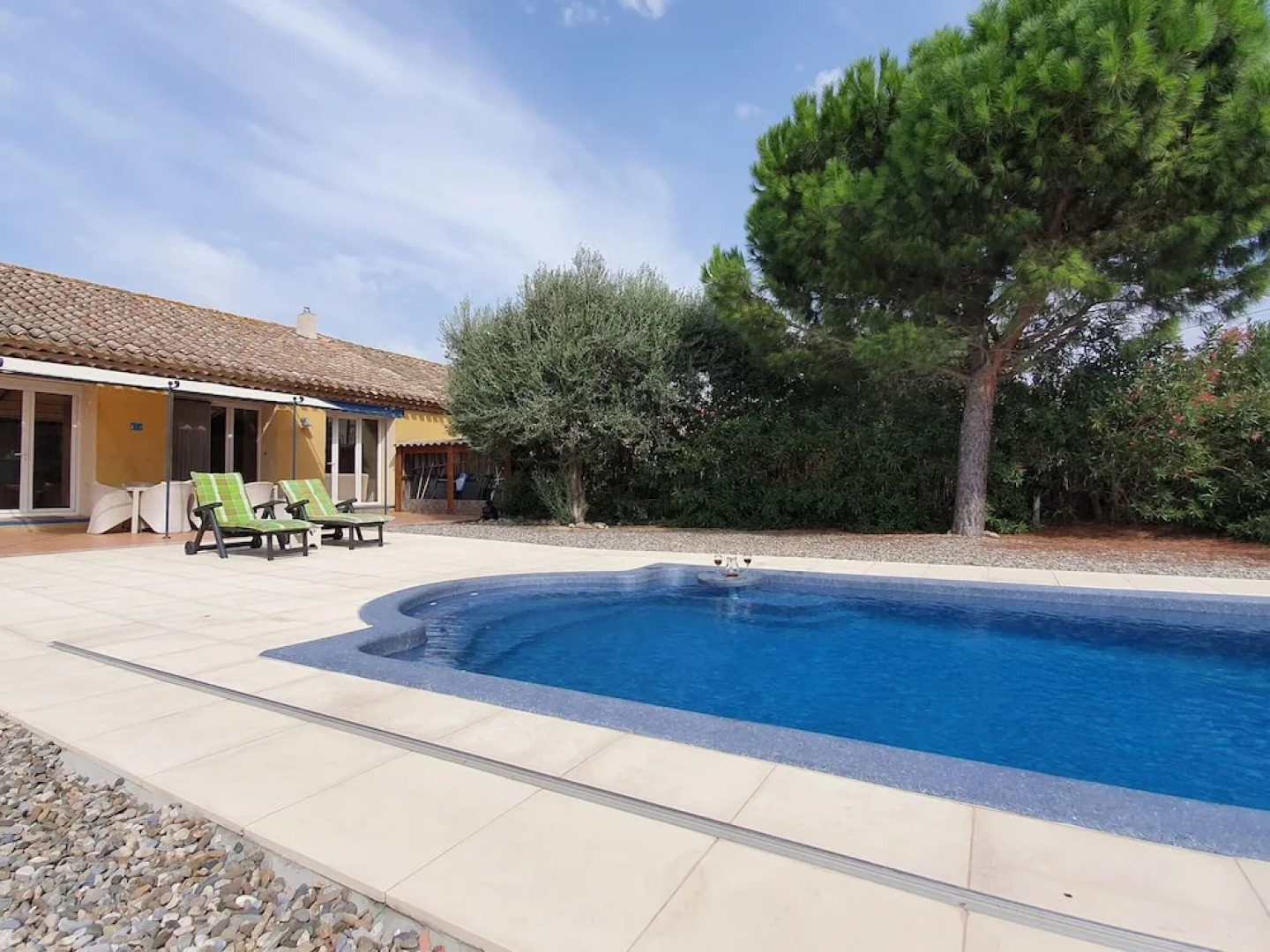 Spacious Villa With Private Swimming Pool in Marseillette