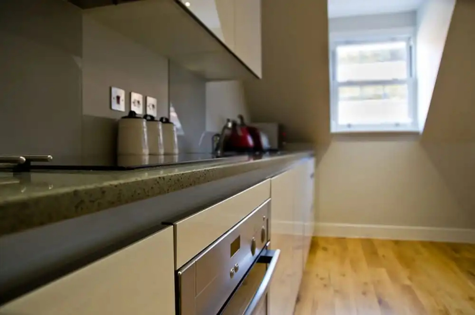 Icon Brentwood City Apartment