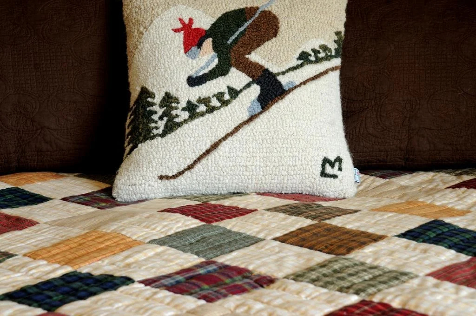 Schweitzer Mountain Resort White Pine Lodge