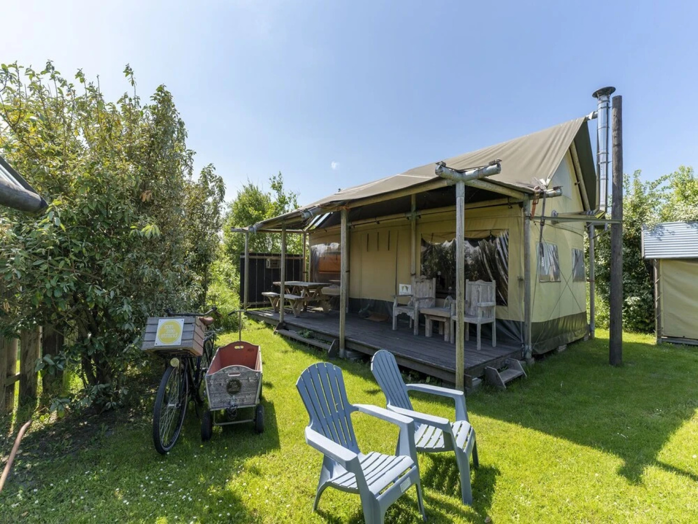 Wonderful Beach Lodge for 8 People near Beach, Sea, & Village of Callantsoog