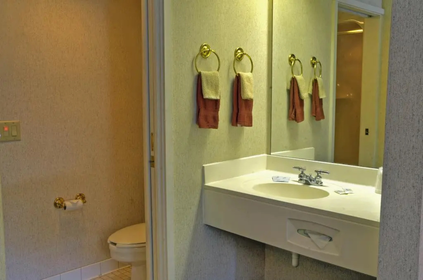 Smoky Mountains Inn & Suites - Cherokee