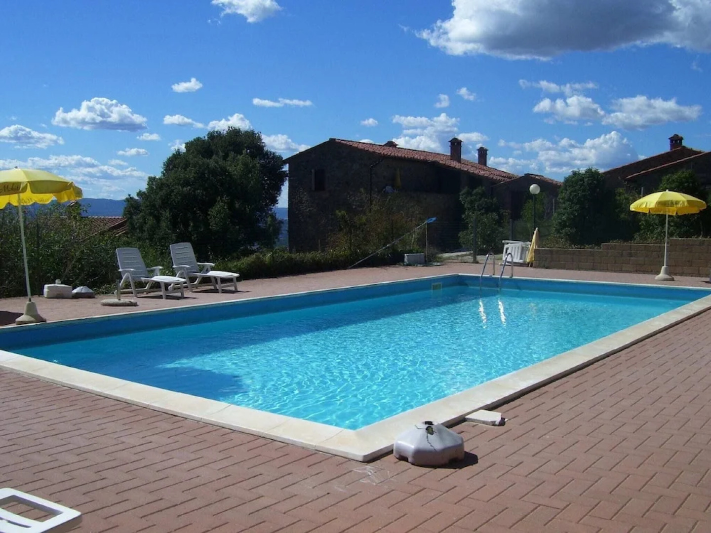 A Quaint Farmhouse in Paciano with Swimming Pool
