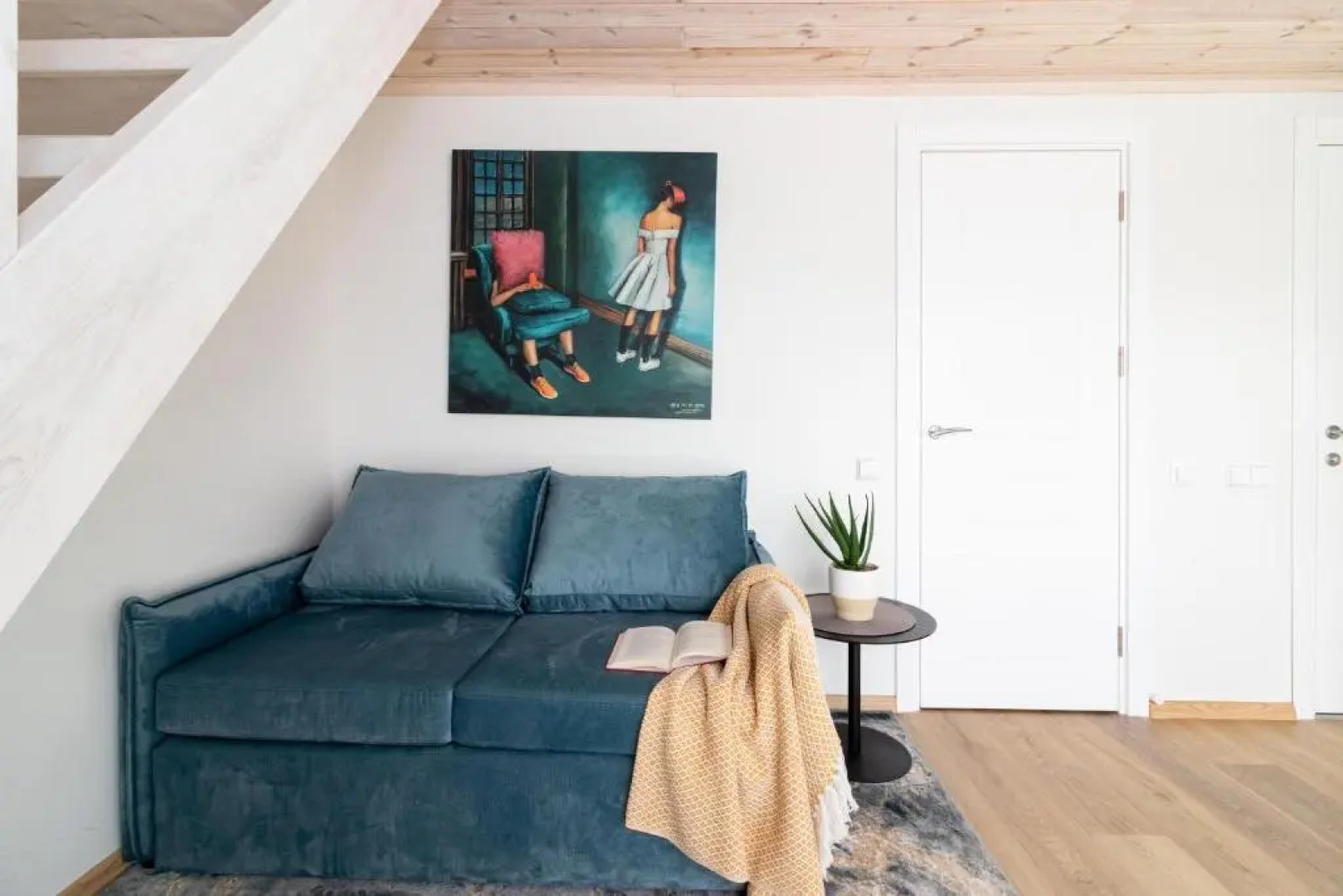 VineWood Apartment, By Cohost