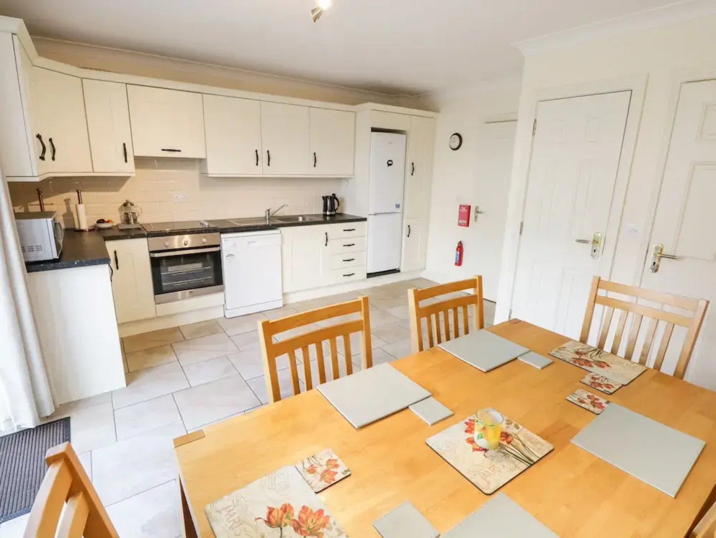 Sea Breeze Holiday Home