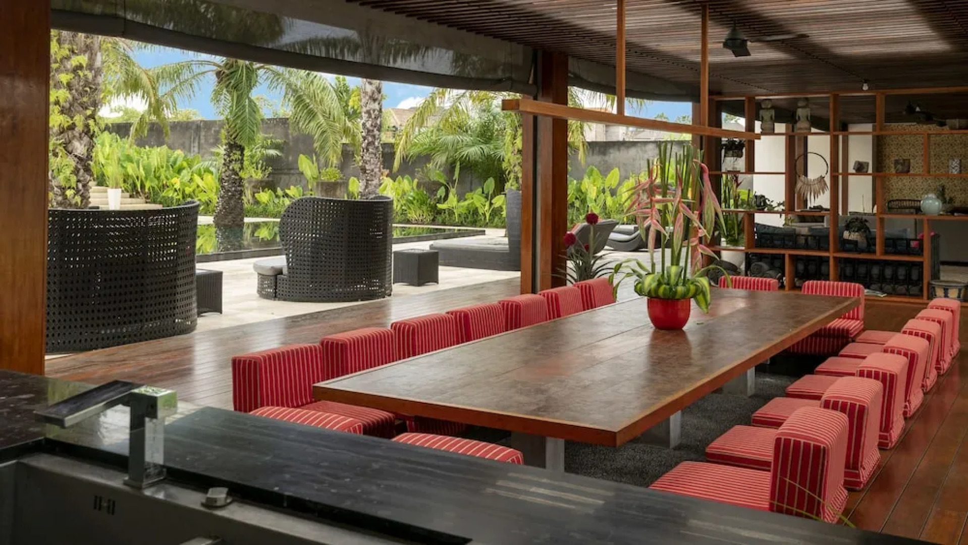 SuperNova Private Boutique Retreat Villa