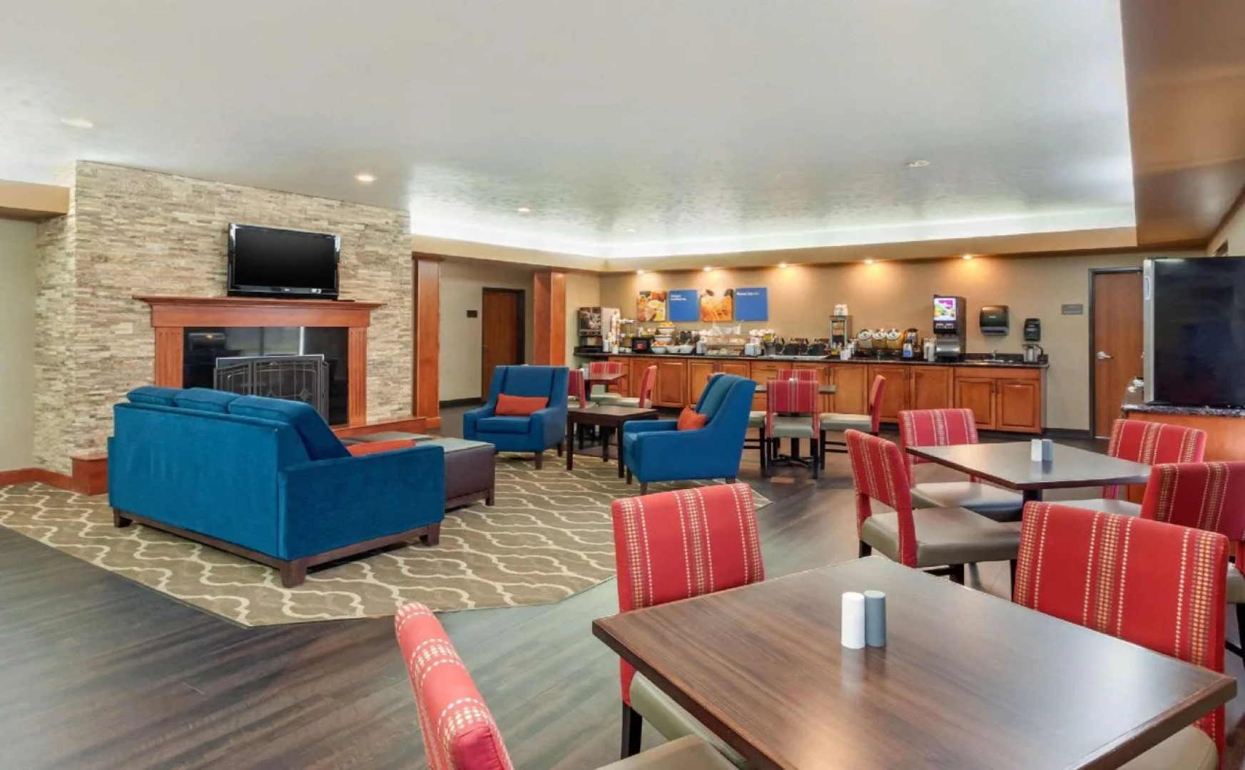 Comfort Inn & Suites Mitchell I-90