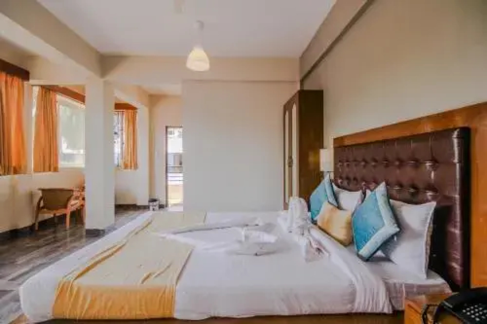 Royale Nirvana Resort