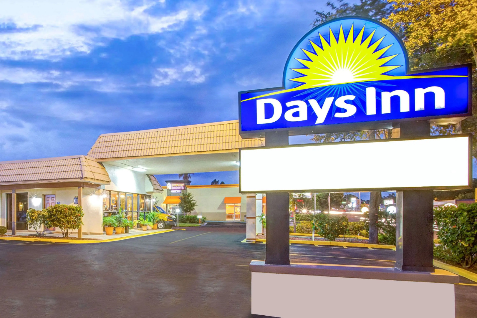 Days Inn by Wyndham St. Petersburg Central
