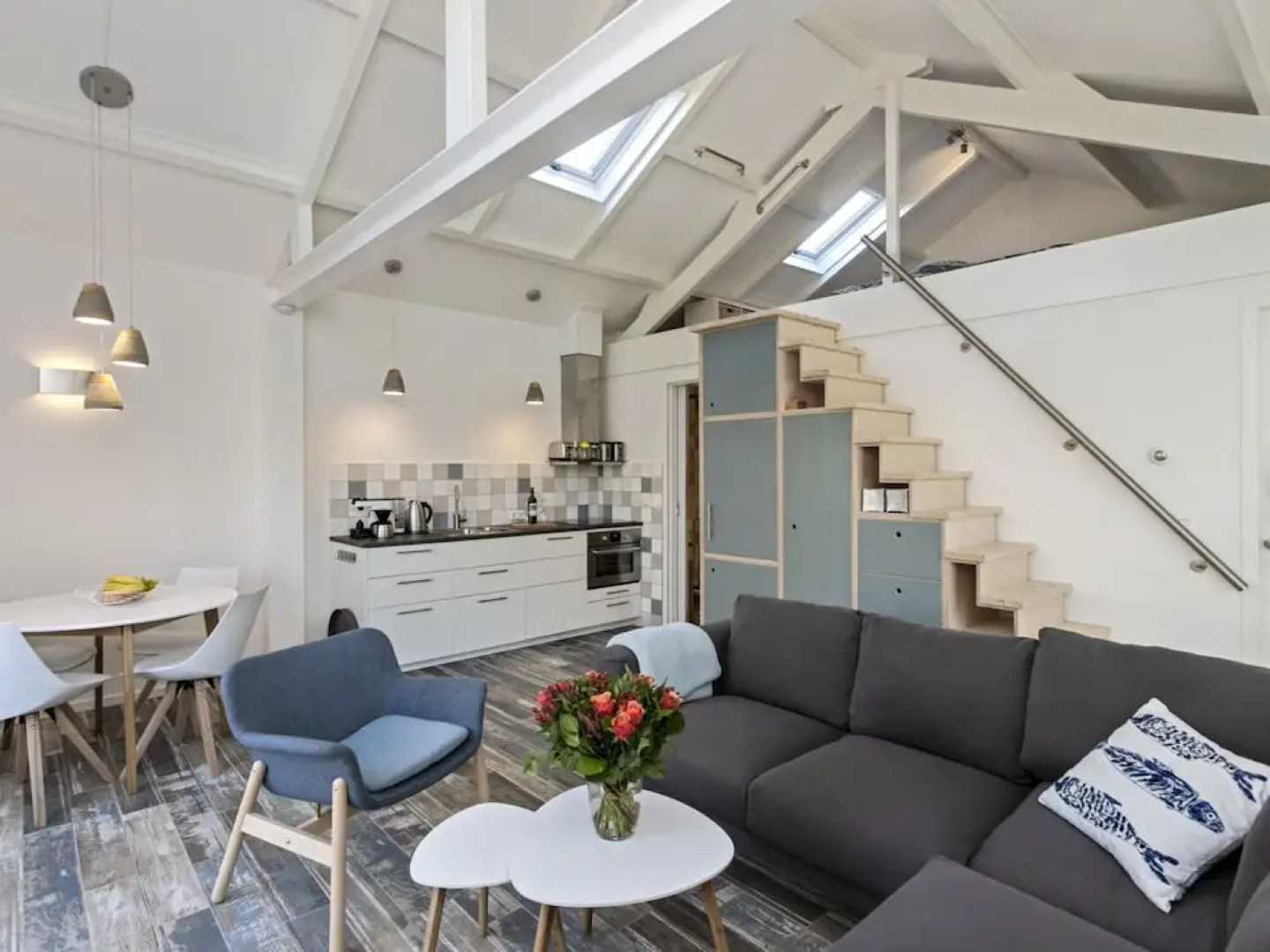 Beautiful, New, Beach-theme Holiday Home, Only 800 m From the Beach!