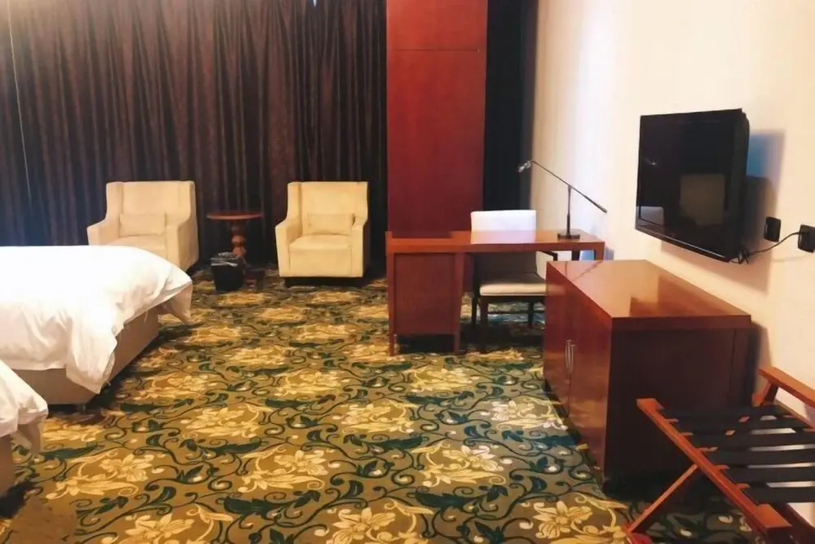 Xining Xibai Hotel