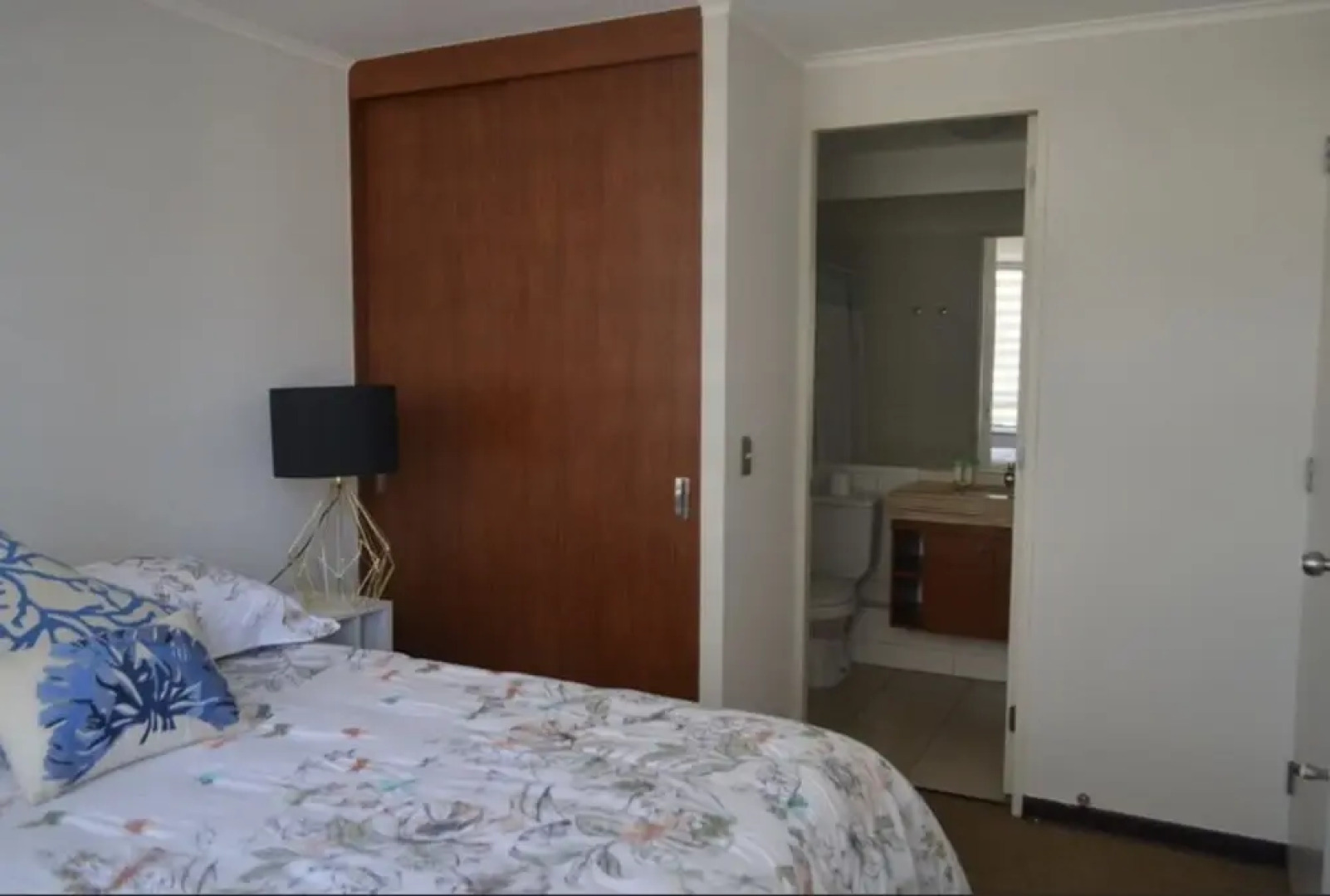 445 Obispo Hipolito salas