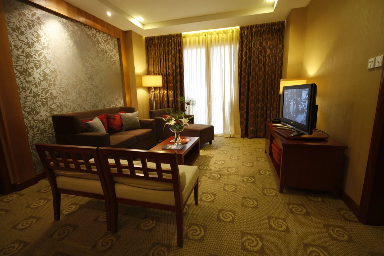 The Avenue Plaza Hotel