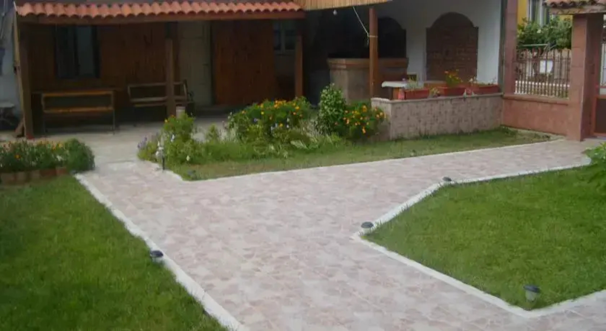 Sotirovi Guest House