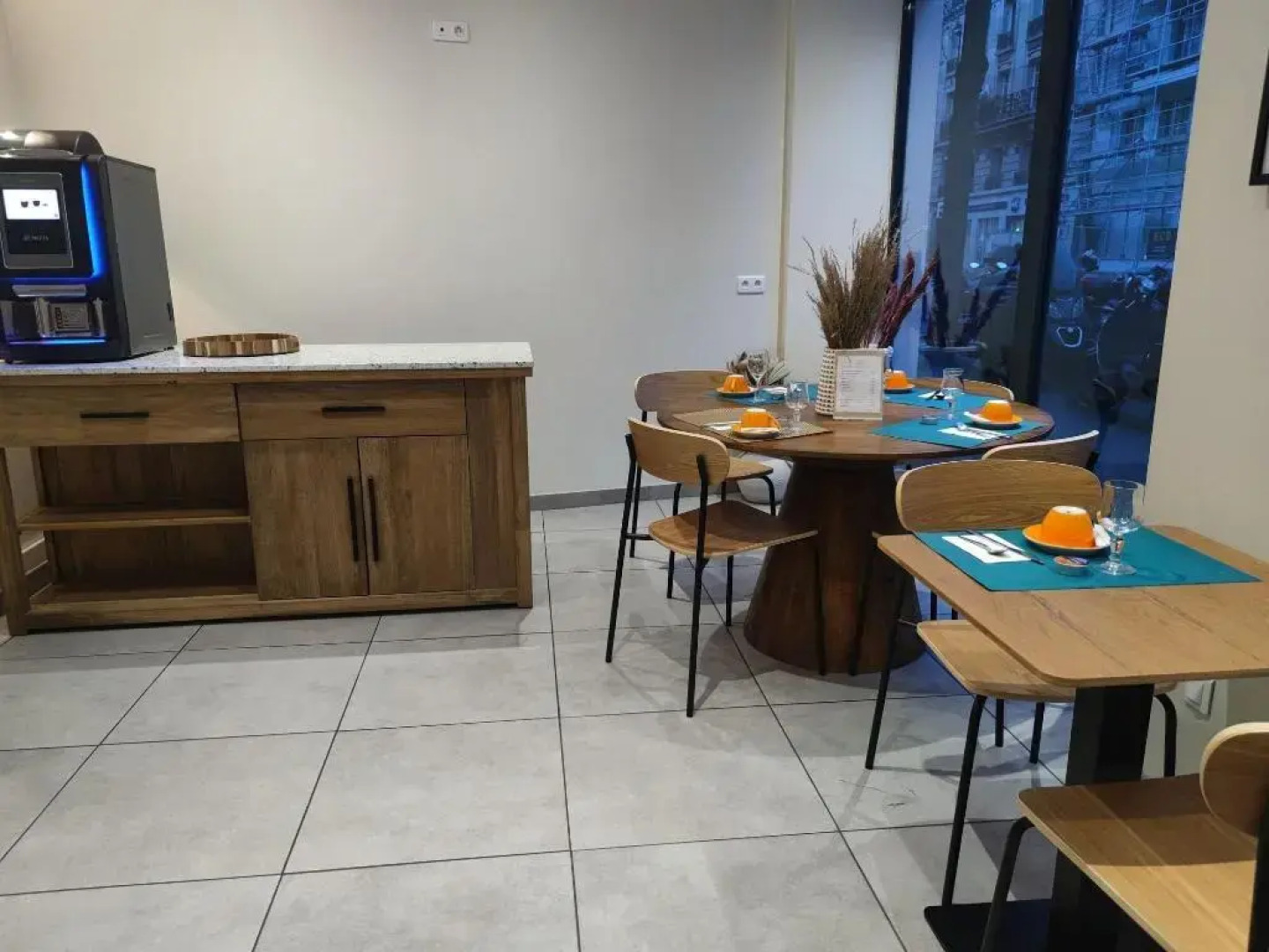 Hotel Le National Clichy Paris