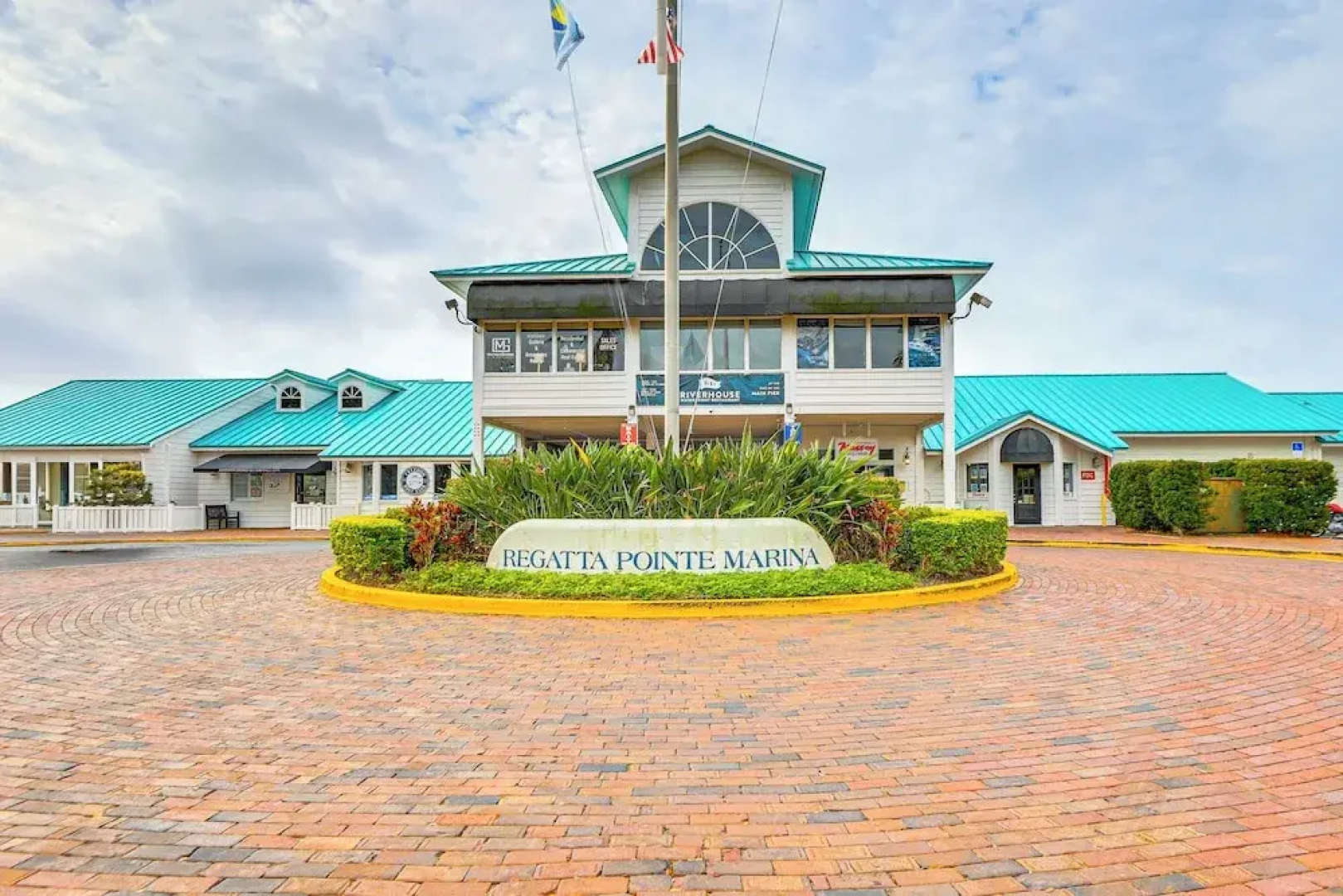 Manatee River Views: Palmetto Paradise w/ Fire Pit