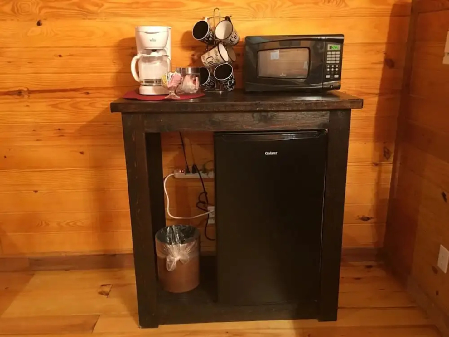 The Historic Leakey Inn