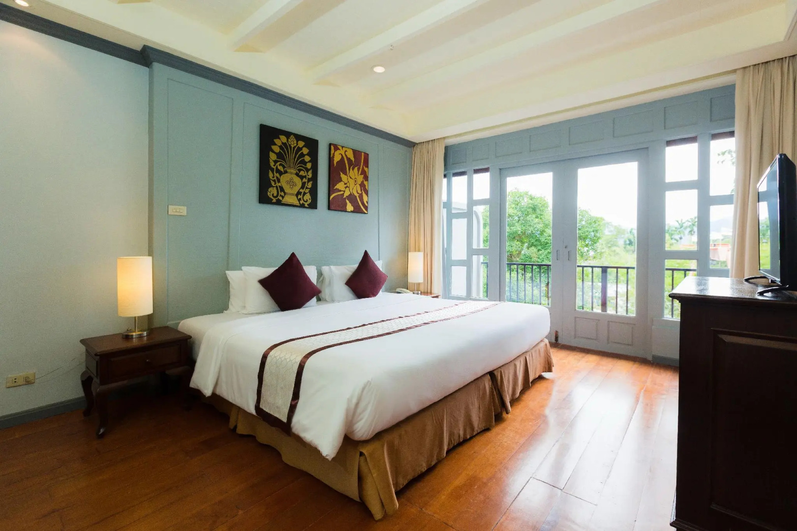 Ma Doo Bua Phuket (มาดูบัวภูเก็ต)