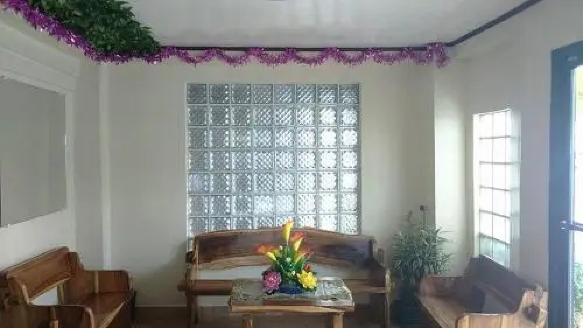 RedDoorz @ Elegance Guest House near NAIA T3
