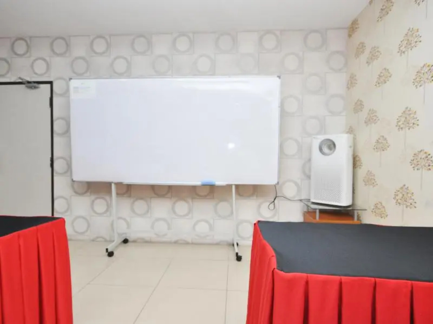 OYO 886 ADA Hotel & Apartment