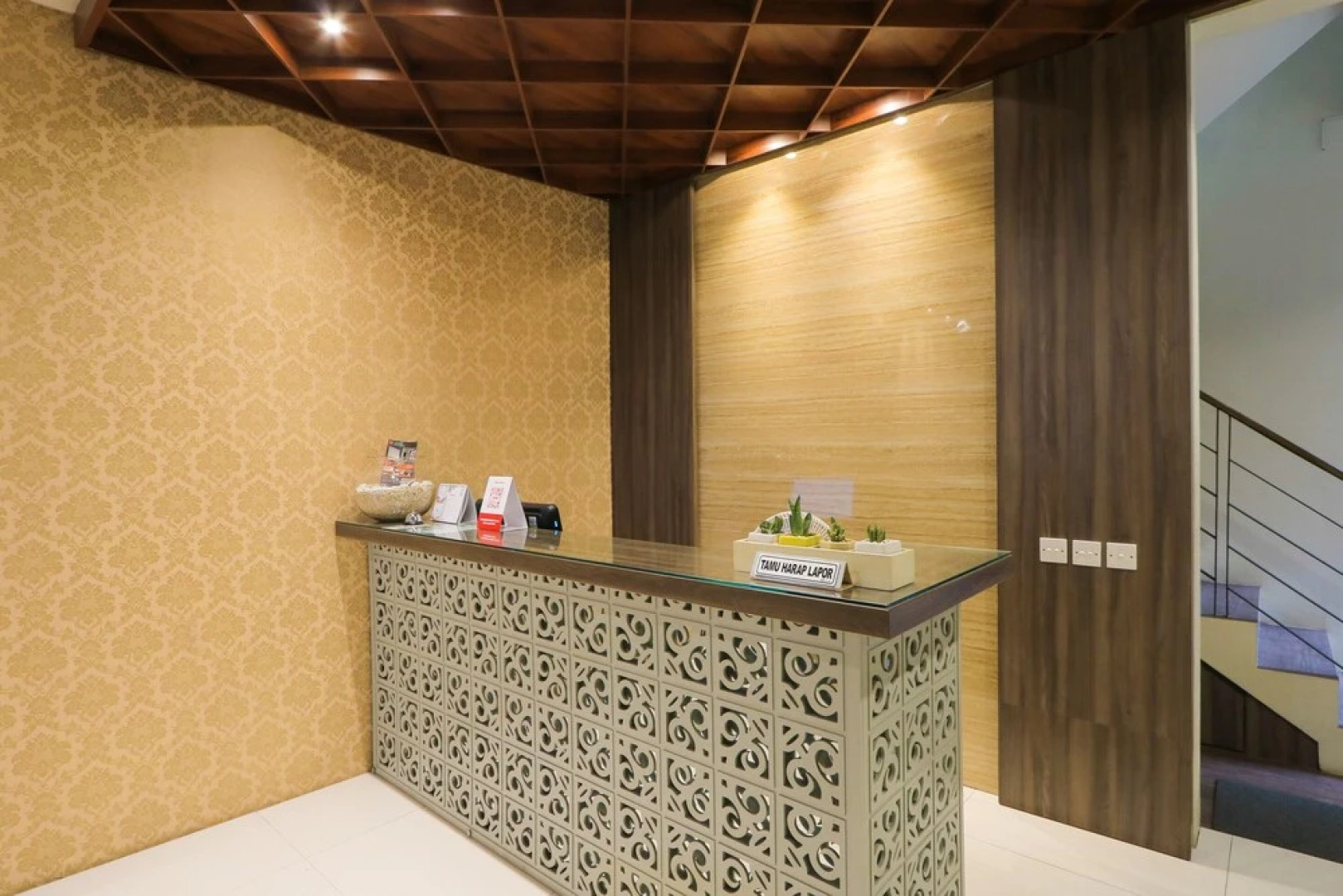 OYO 2267 Albani's Family Residence