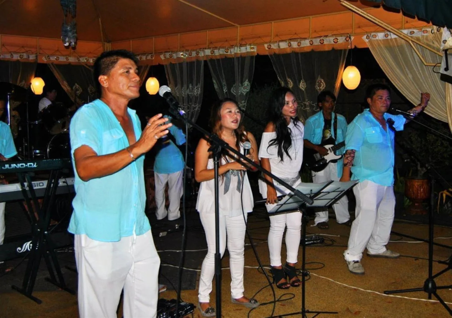 Parrot Paradise Resort