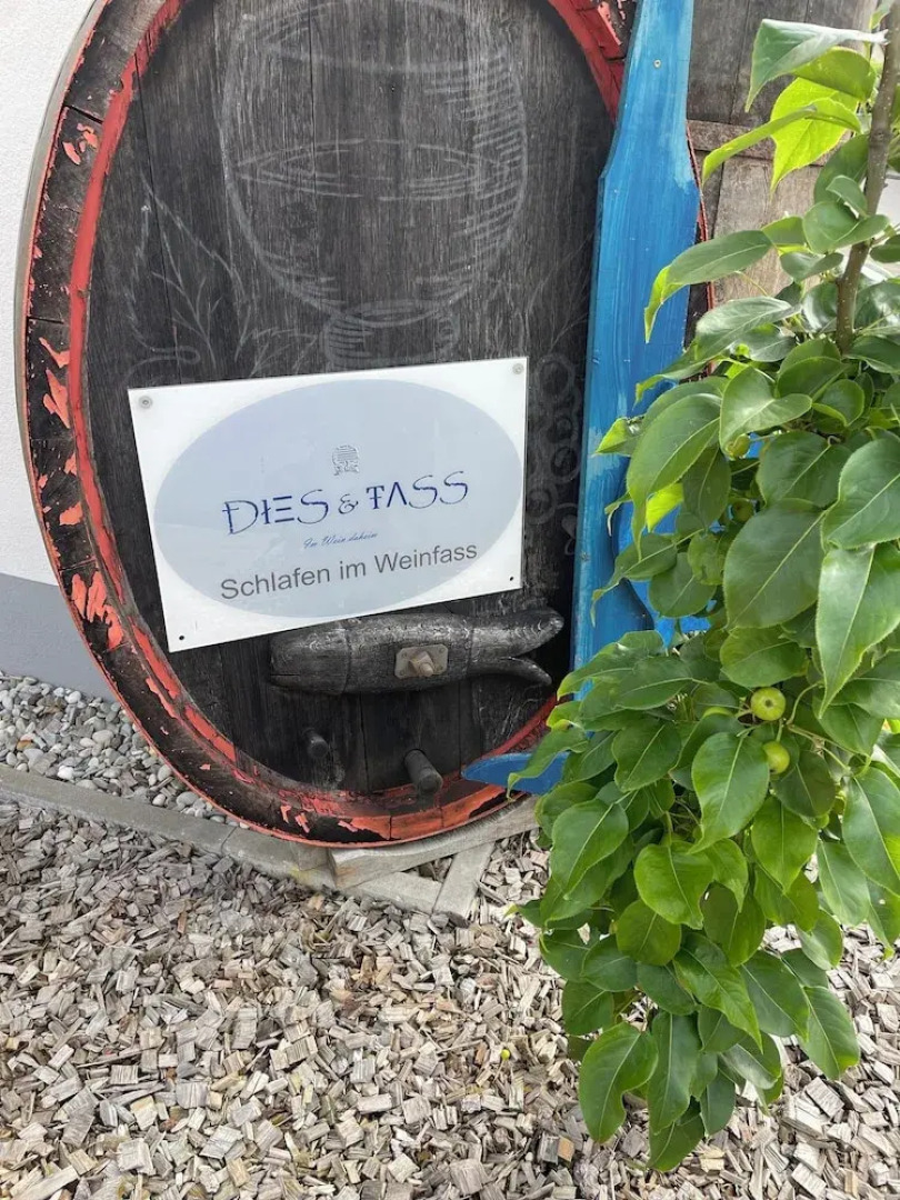 Schlafen im Weinfass