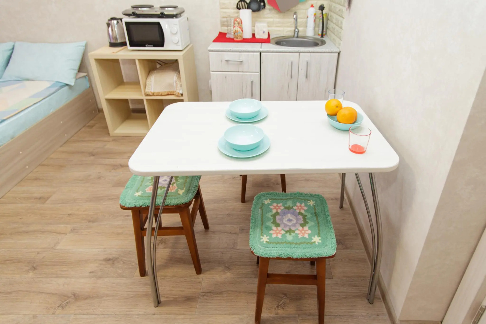 Ночка Сутки на улице Романтиков 11