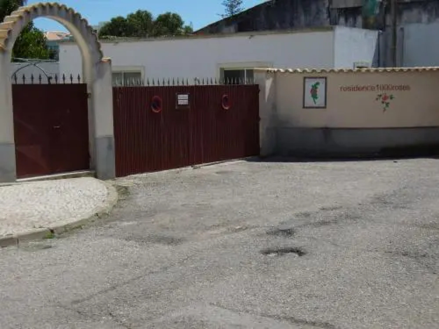 Residence 1000 Roses