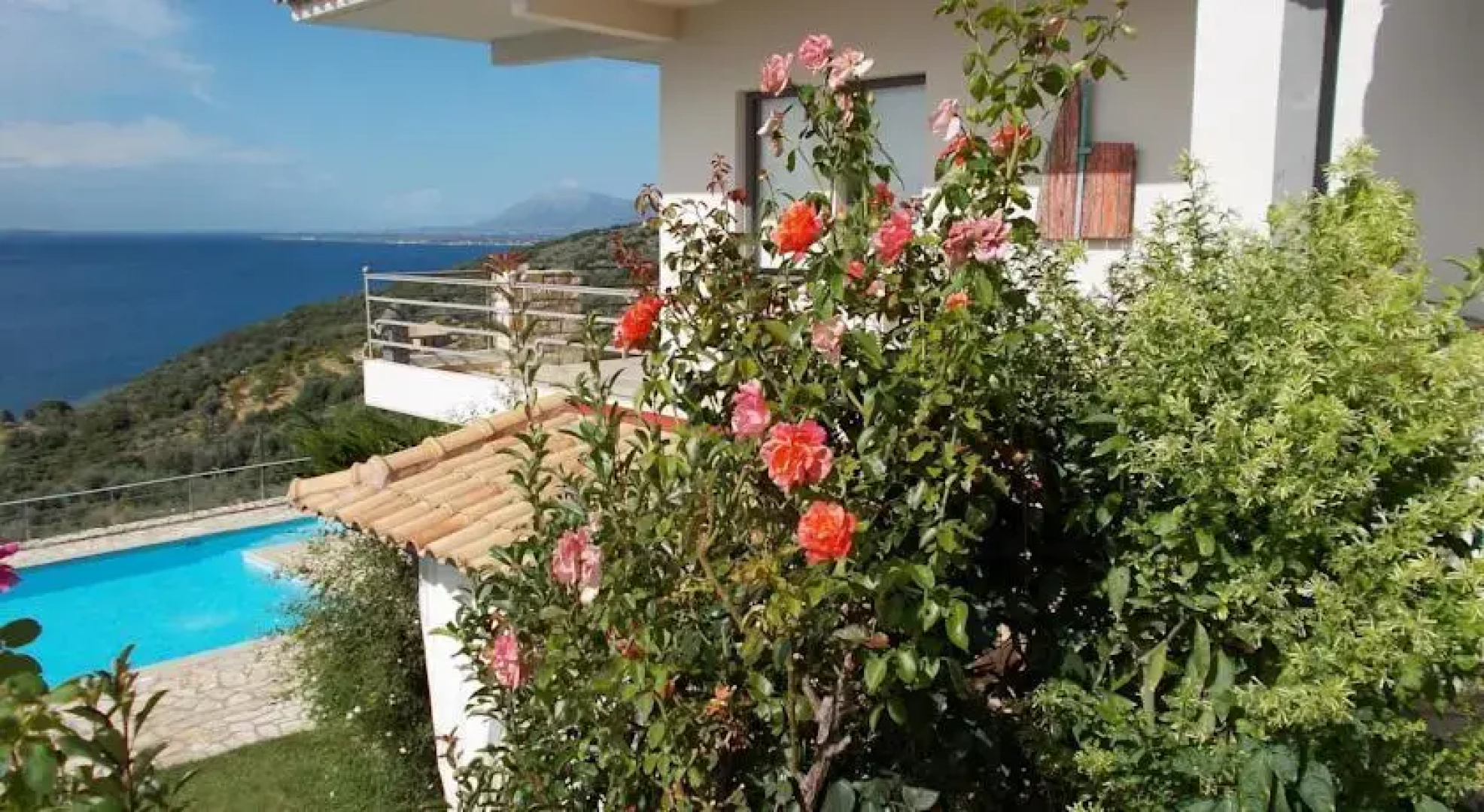 Skaloma Villas Art 2