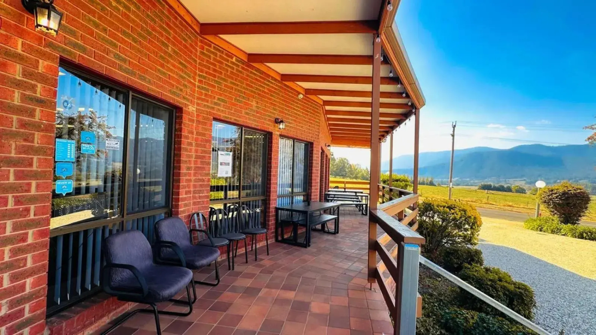 The Birch House - Silver Birches Luxury Accommodation Bright