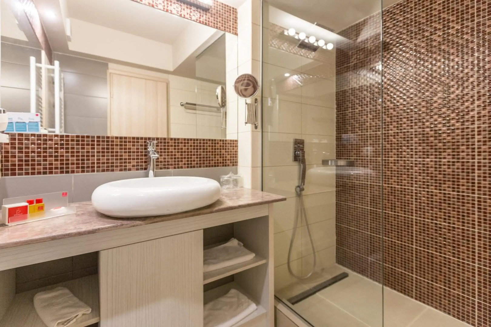 Bacolux Craiovita Hotel & Events