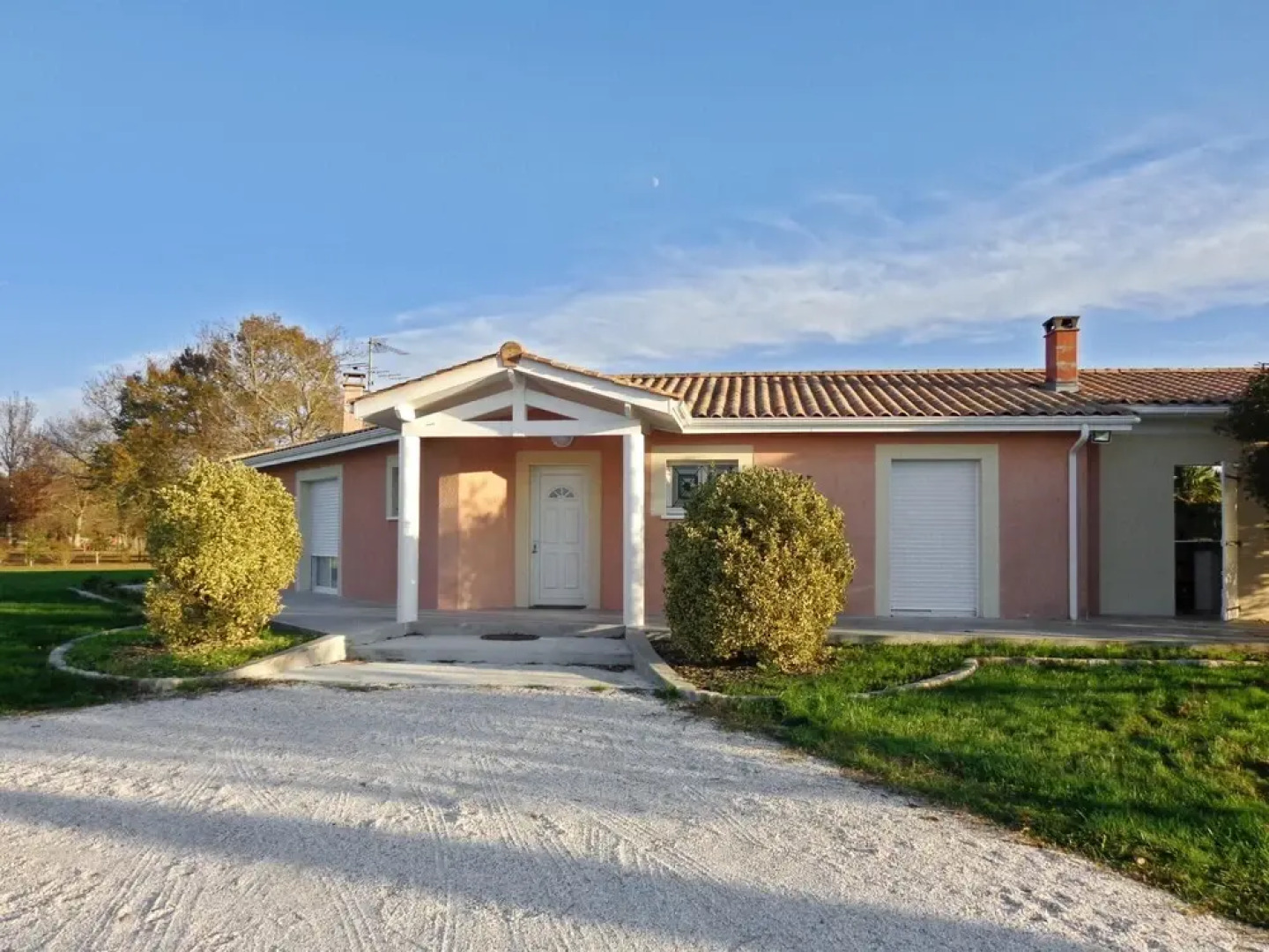 Villa With 5 Bedrooms in Saint-germain-d'esteuil, With Private Pool, Enclosed Garden and Wifi - 20 km From the Beach