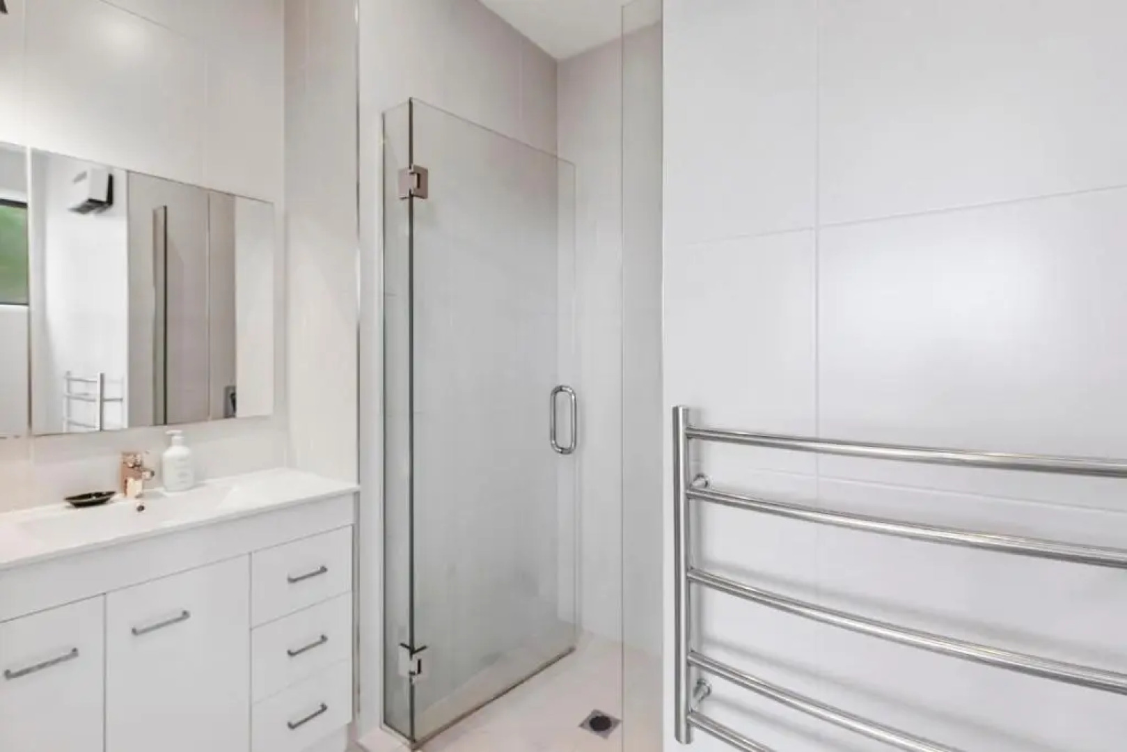 Slice of Paradise - Gulf Harbour Holiday Home