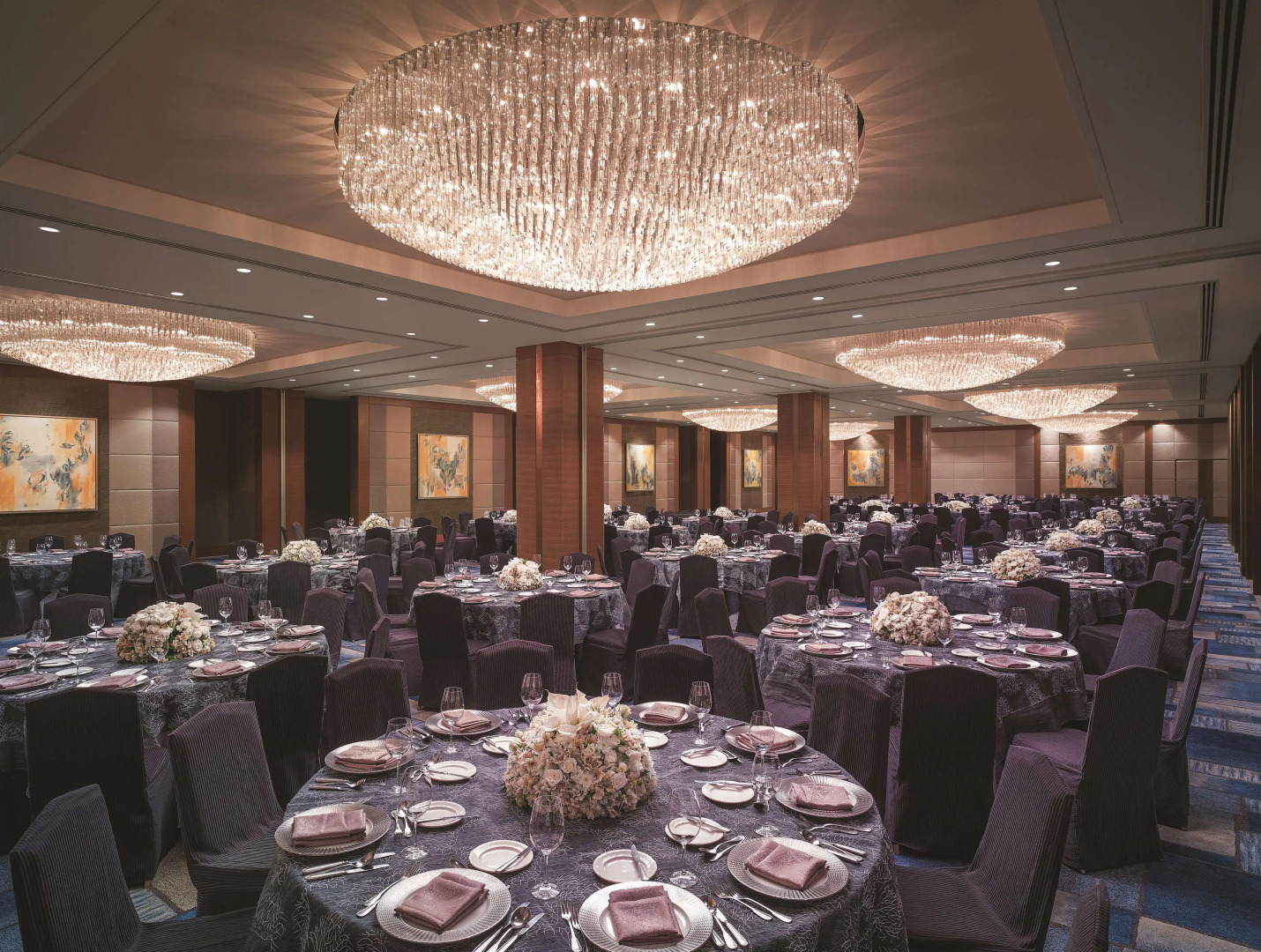 Makati Shangri-La, Manila