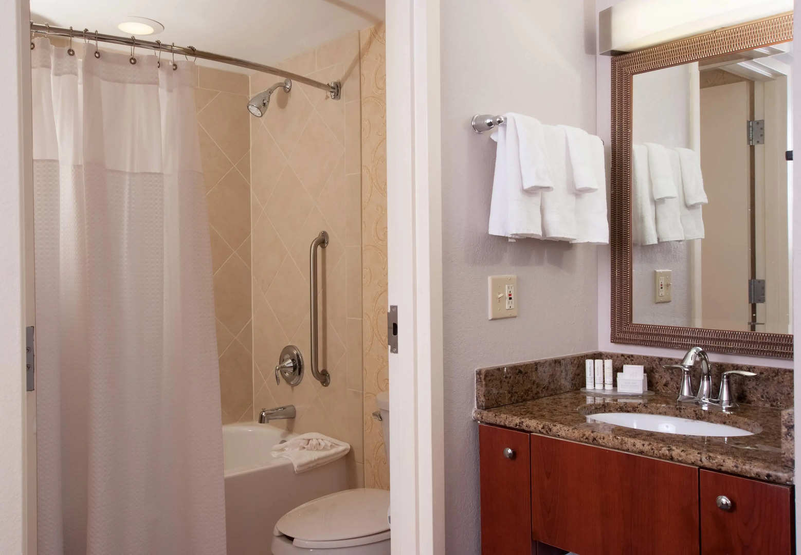 Courtyard Miami in Coral Gables by Marriott