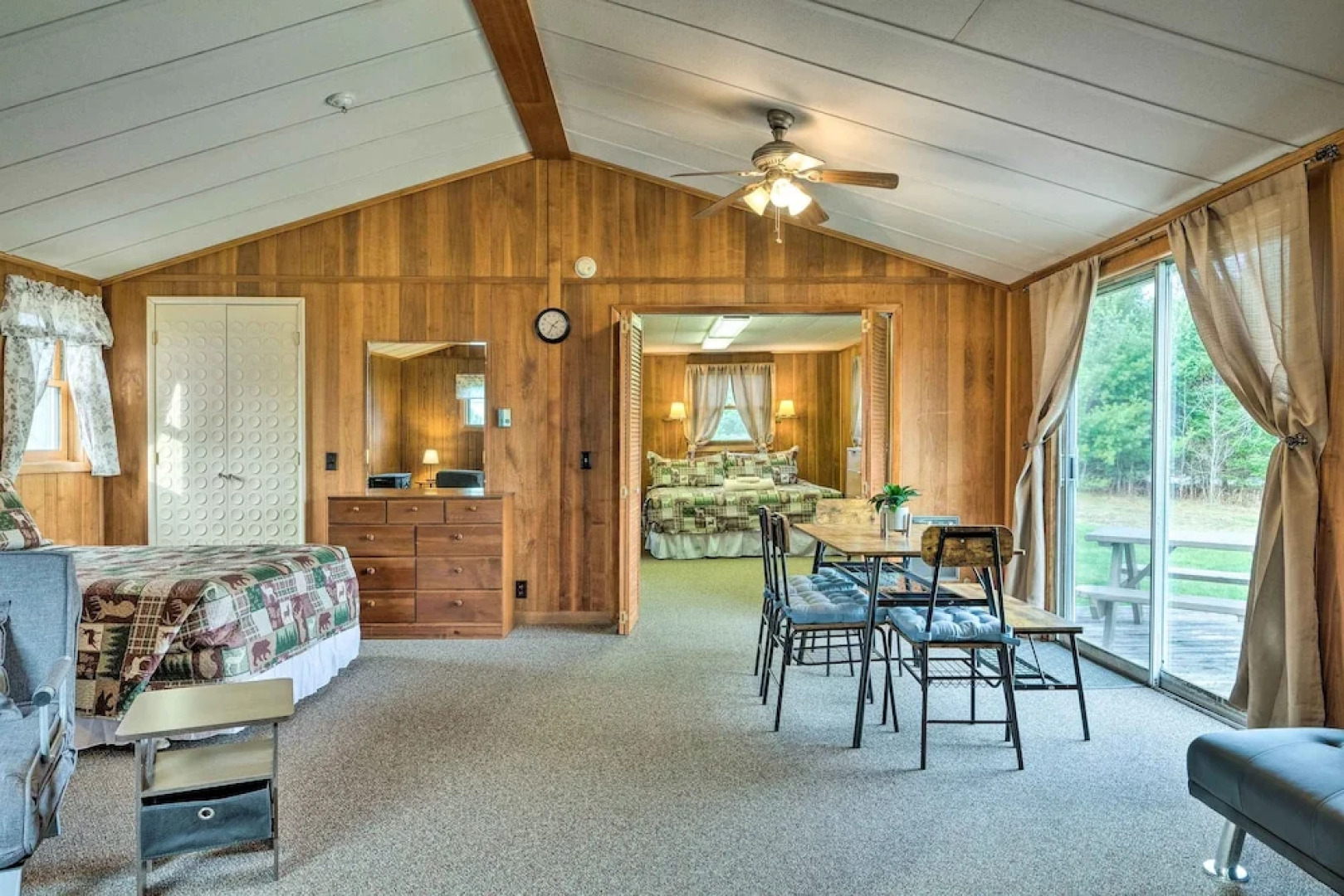 Cozy Franconia Cottage w/ Community Pool & Hot Tub