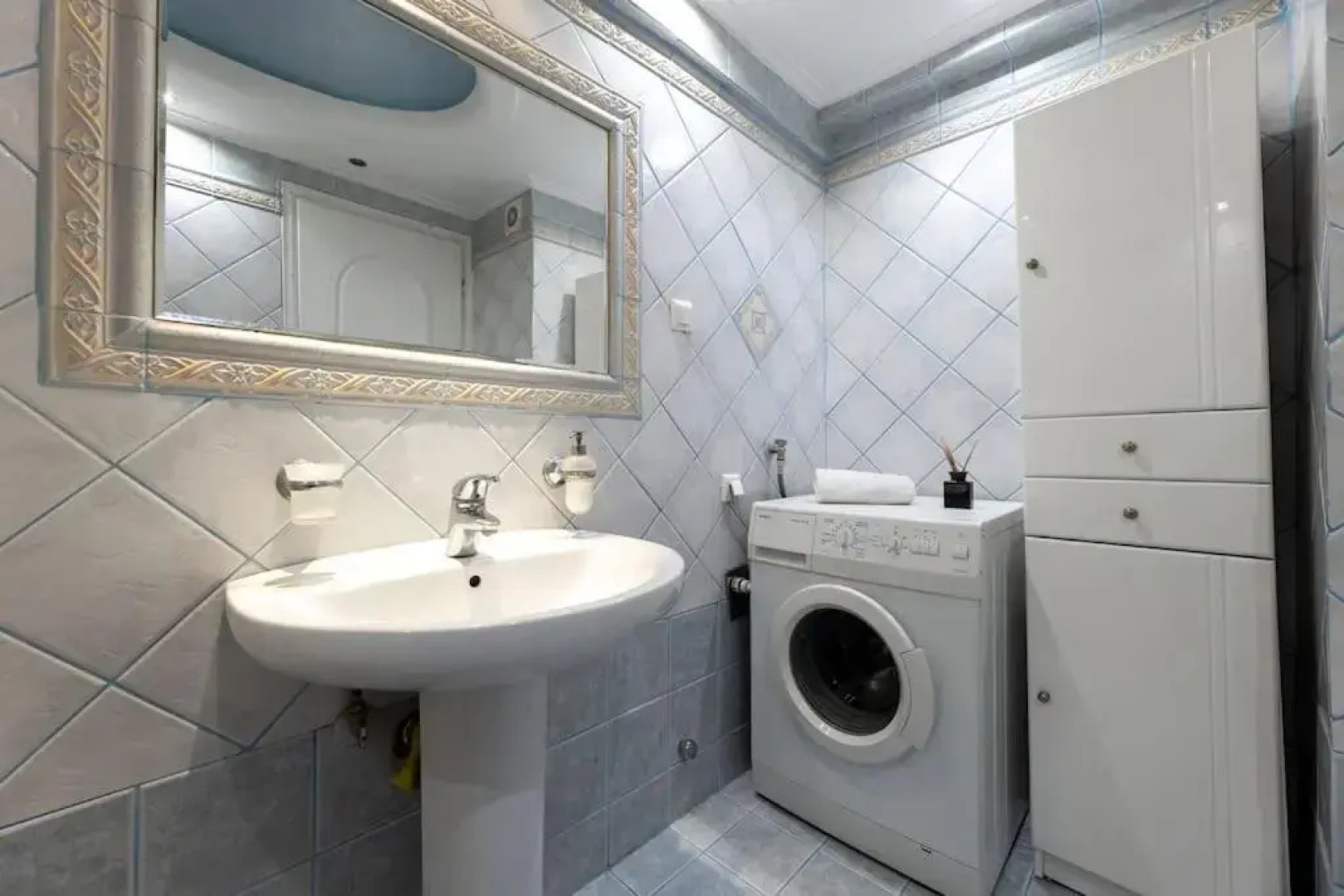 Peristeri 2 BD flat next to metro Agios Antonios