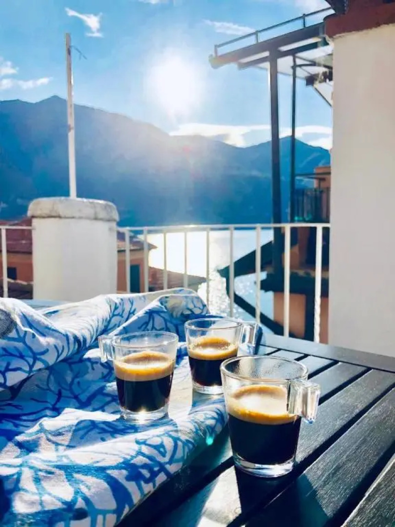 LaCasetta _ Como Lakeview Terrace renovated apartment