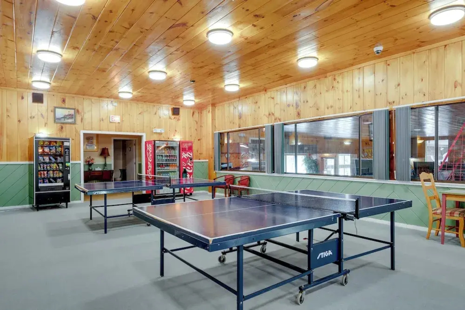 Inviting Bartlett Condo: 1 Mi to Attitash Mountain