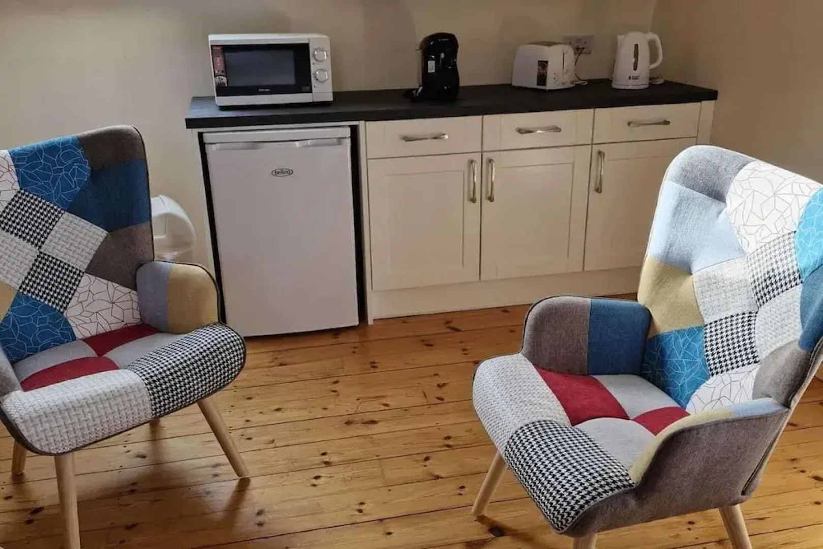 Villa Daffodil - Sleeps 2 & Stunning Seaside Views