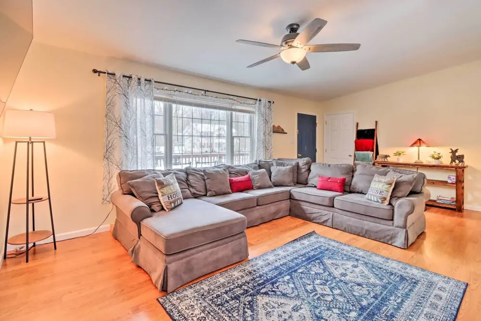 Albrightsville Home w/ Game Room < 1 Mi to Lake!