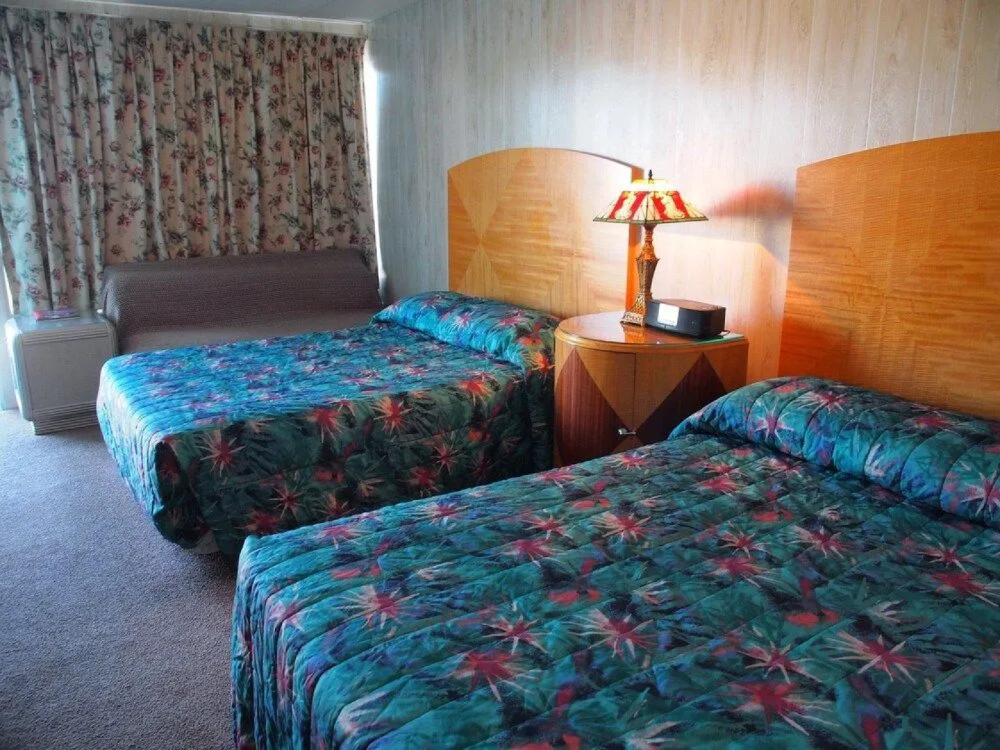 Suitcase Motel & Travel