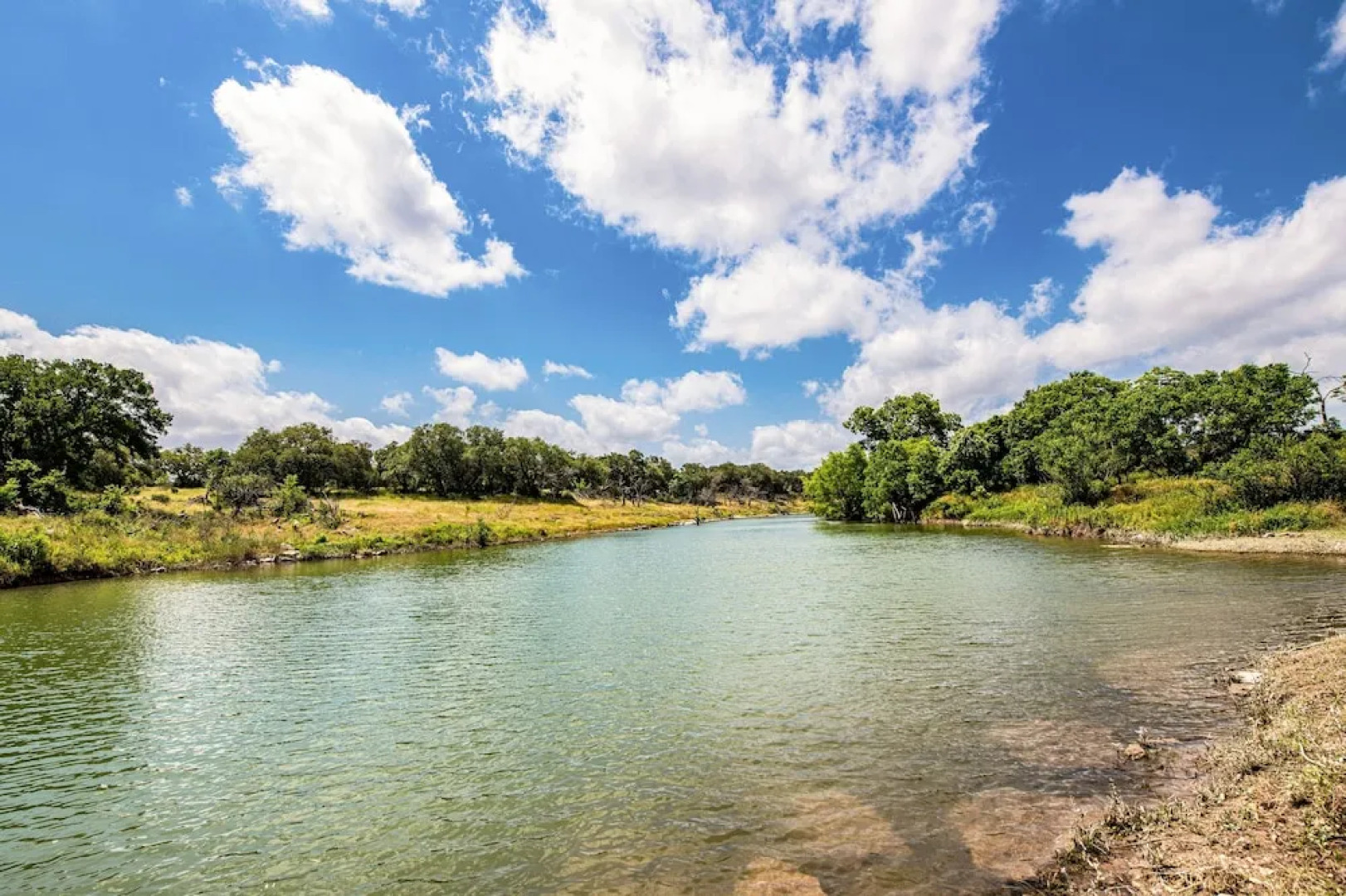 The Century Oak: 3-unit Beside Hidden Falls 4 Bedroom Home